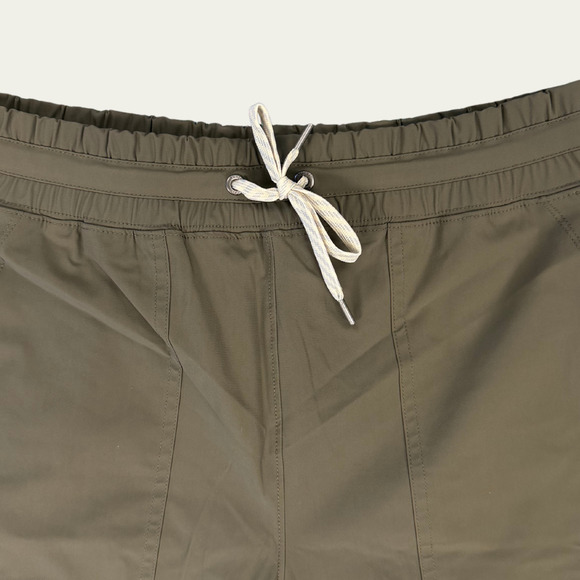 Vuori Women's Miles Jogger Size Medium NEW Oregano Green VW481 - Picture 6 of 8